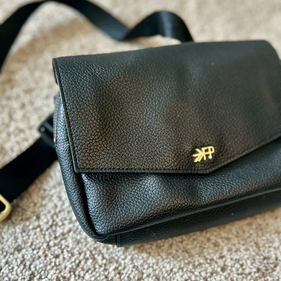 Freshly Picked Vegan Leather Park Pack - Picture 2 of 5